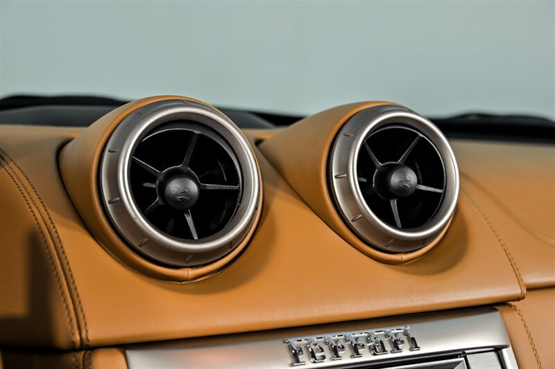 Used 2010 Ferrari California RWD image 26