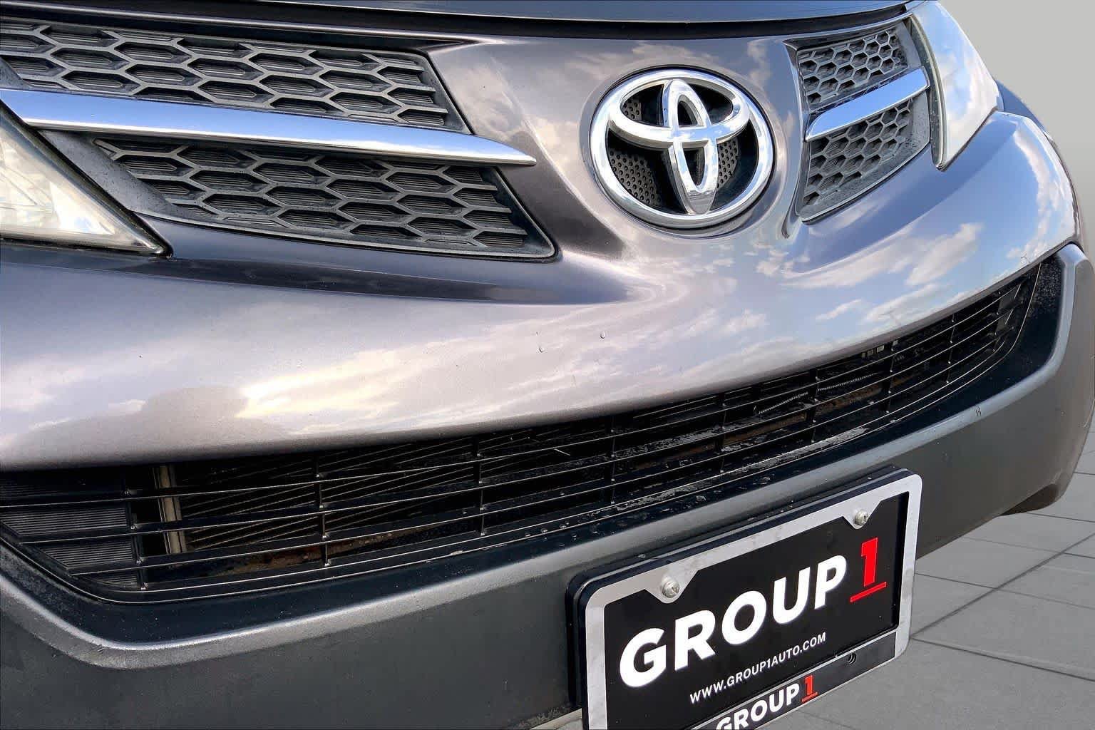 Used 2013 Toyota RAV4 XLE FWD image 29