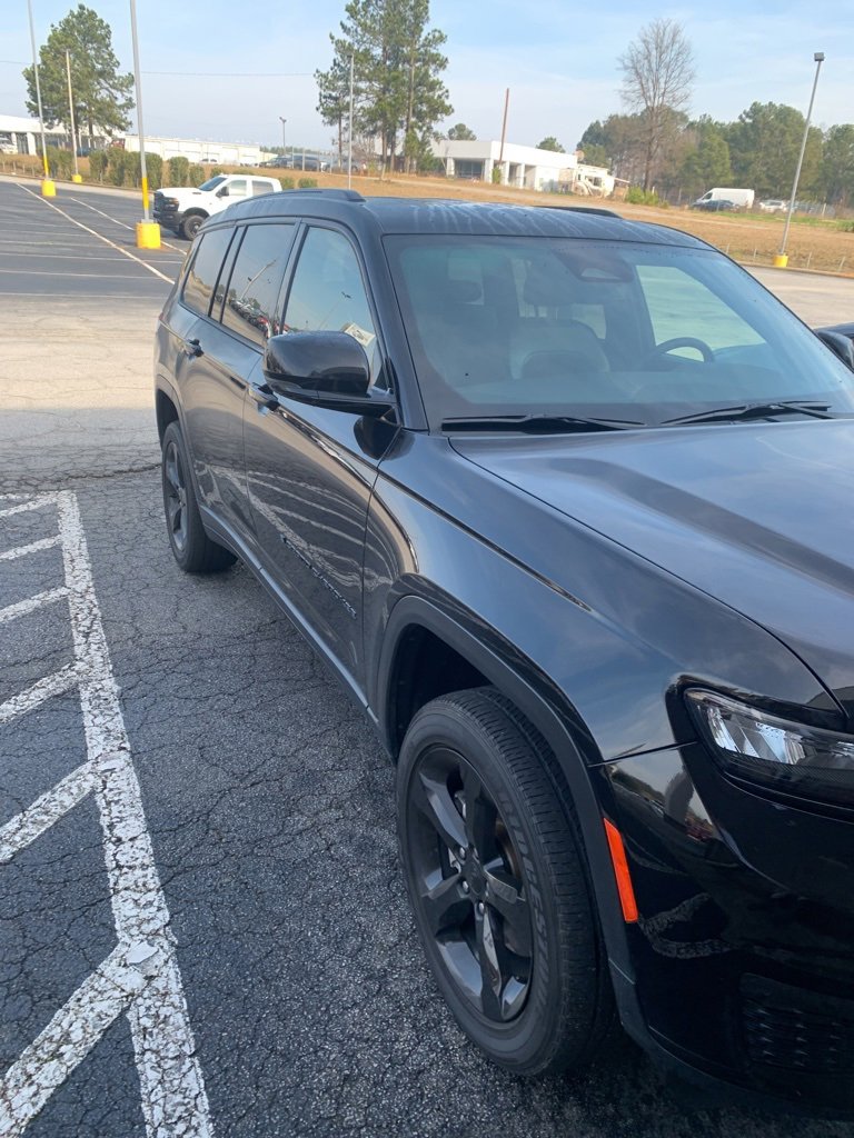 Used 2023 Jeep Grand Cherokee L Laredo image 8