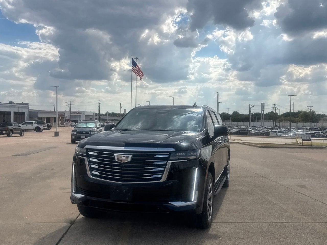 Used 2023 Cadillac Escalade ESV Premium Luxury Platinum AWD/4WD image 7