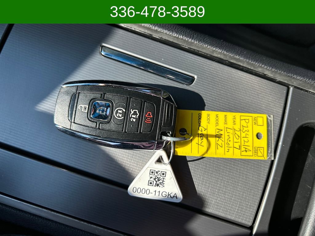 Used 2017 Lincoln MKZ Reserve image 29