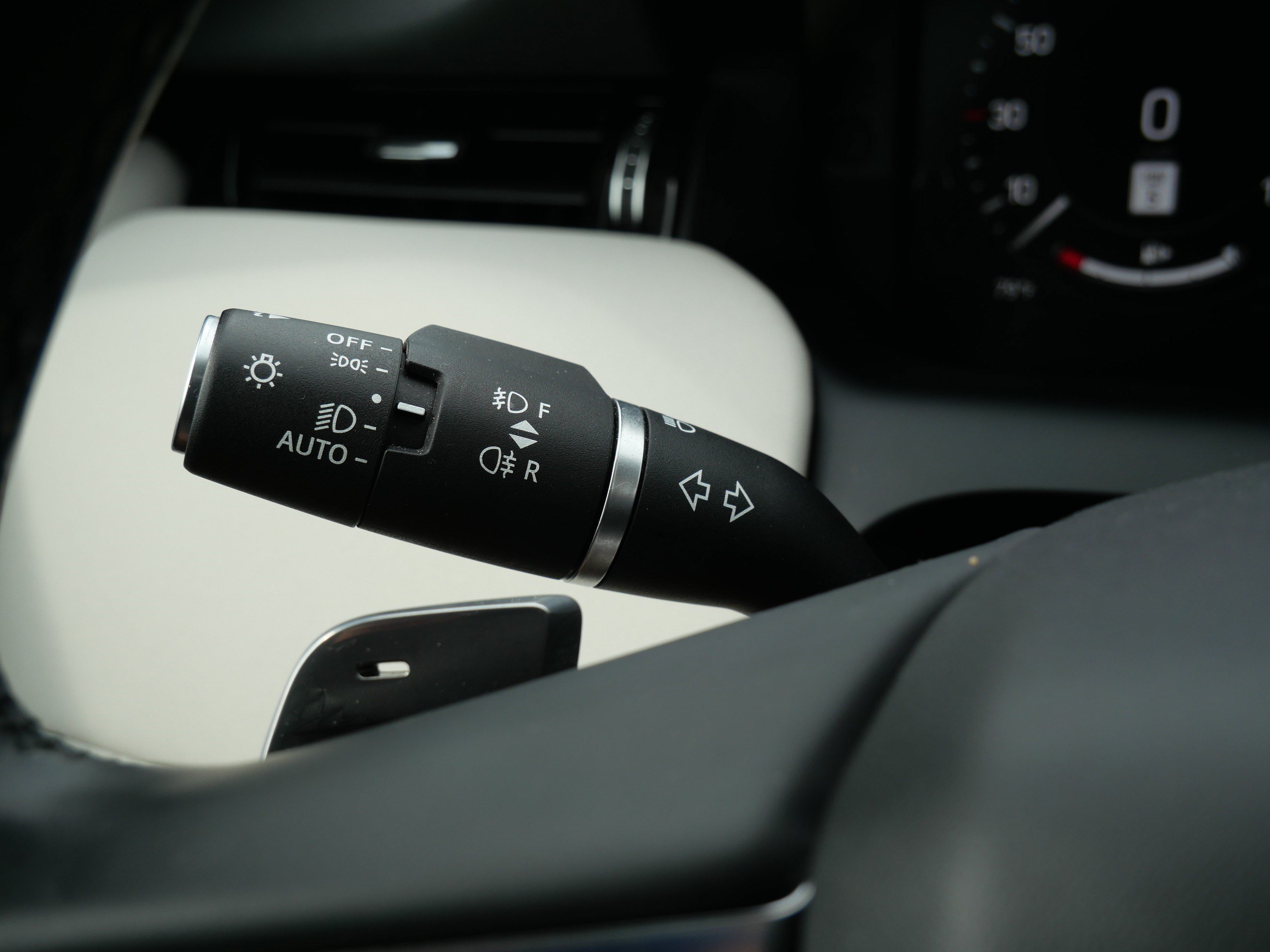 Certified 2025 Land Rover Discovery Sport S AWD/4WD image 28