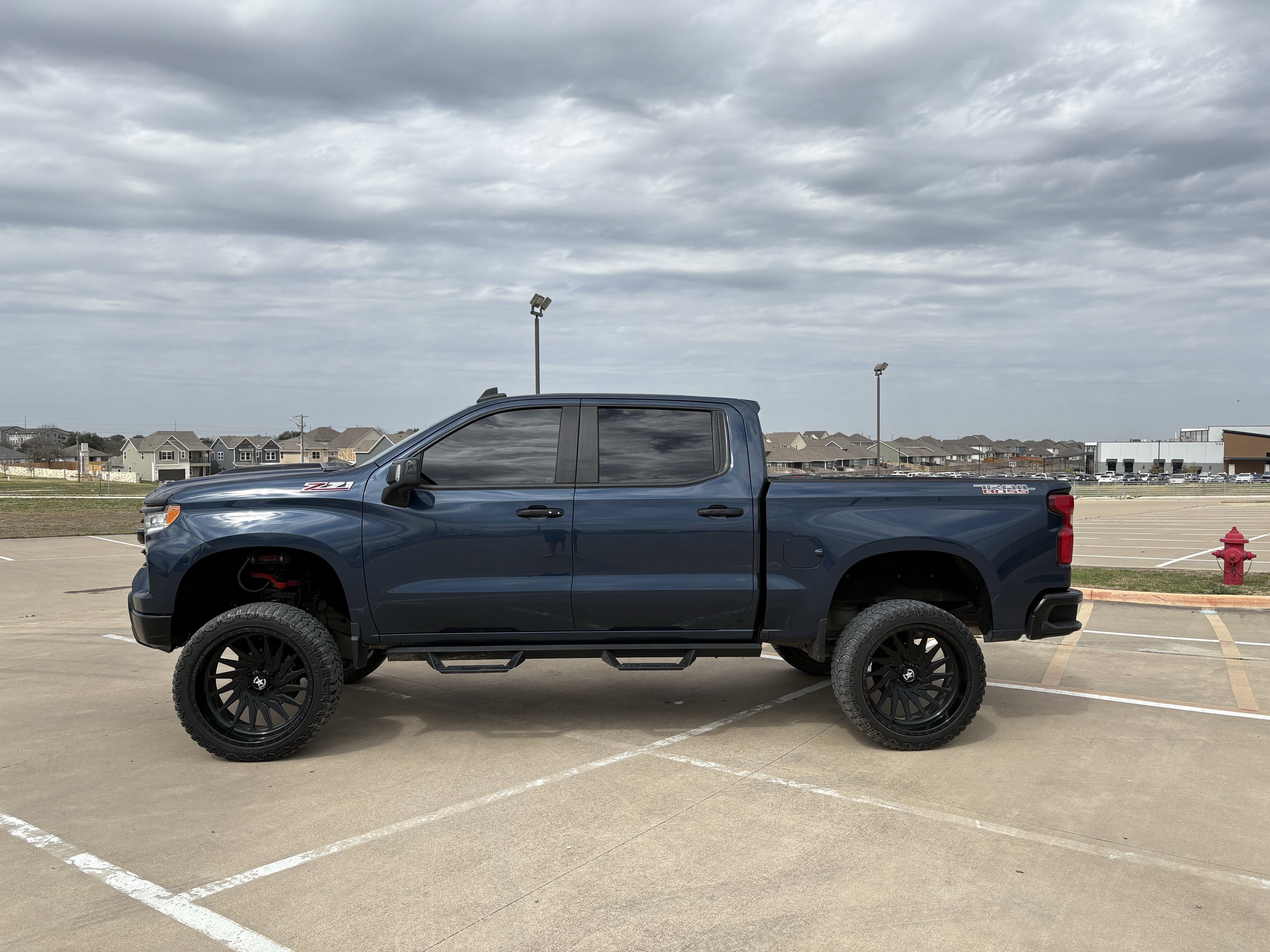 Used 2022 Chevrolet Silverado 1500 LT Trail Boss w/ LT Trail Boss Premium Package image 2