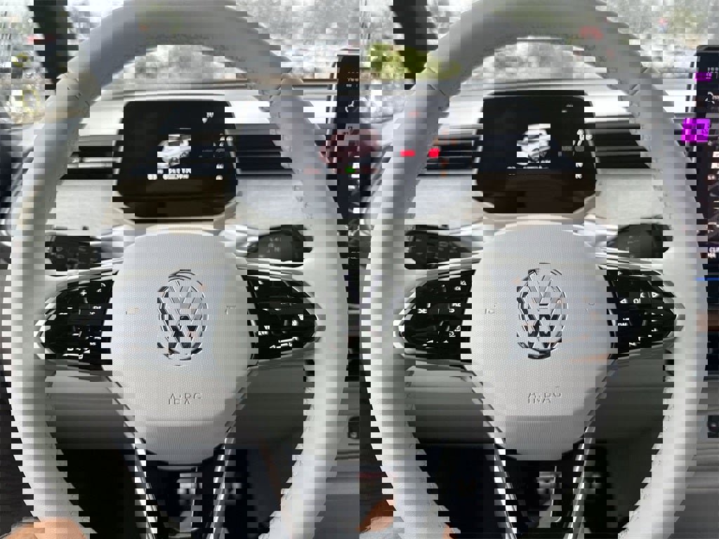 New 2025 Volkswagen ID. Buzz 1st Edition image 18