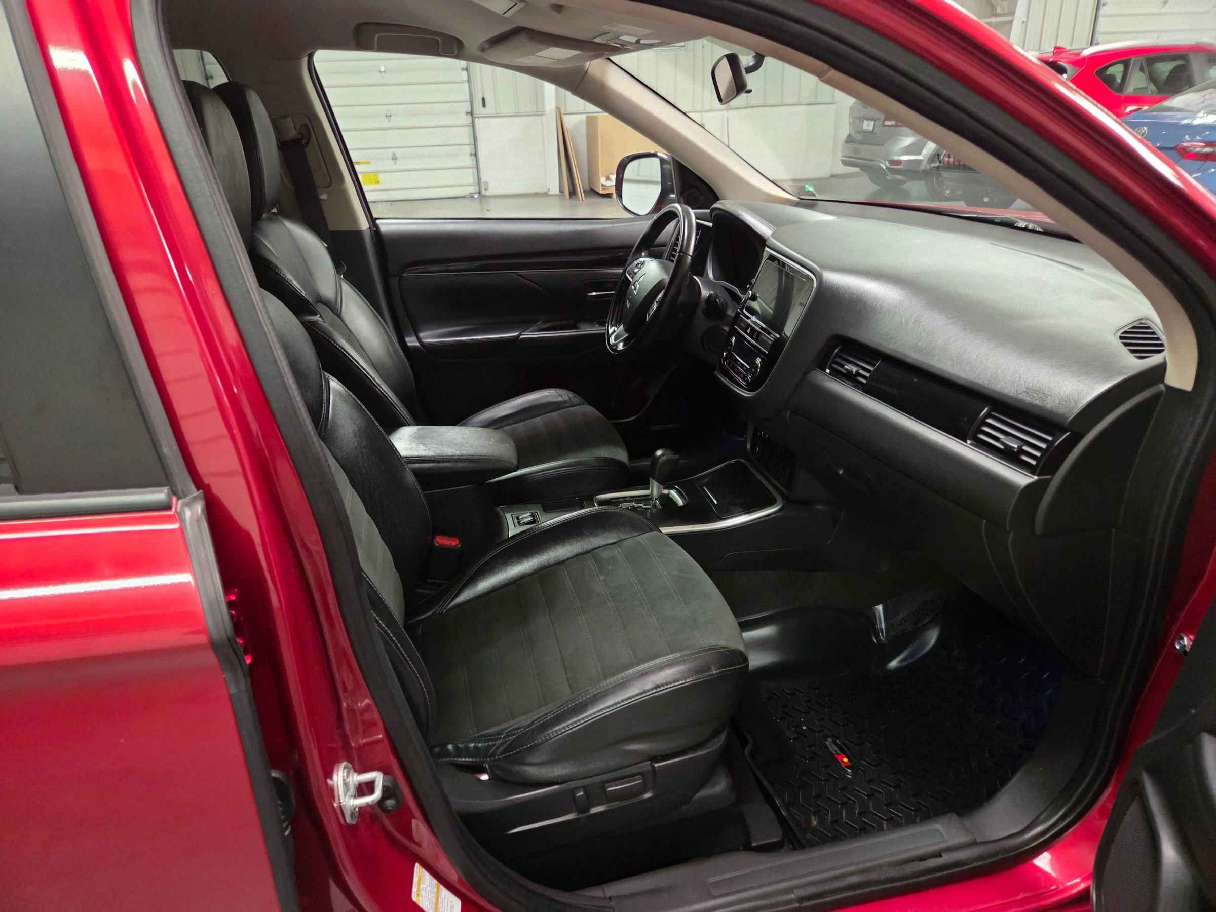 Used 2019 Mitsubishi Outlander SE image 31