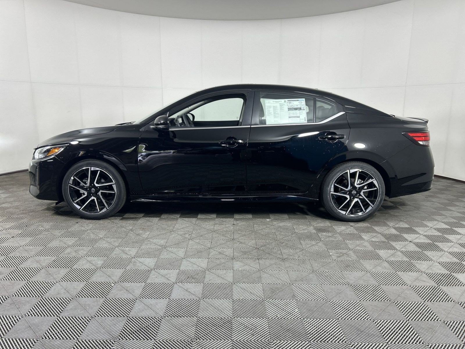 New 2025 Nissan Sentra SR w/ SR Premium Package FWD image 12