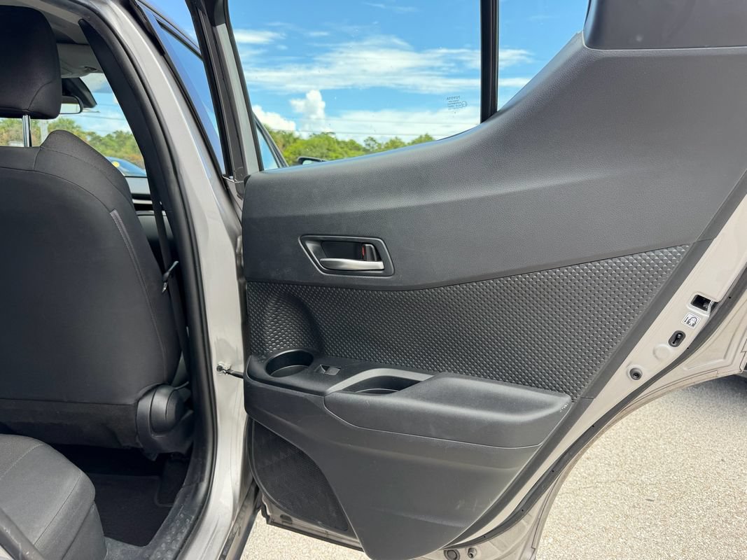 Used 2020 Toyota C-HR LE FWD image 11