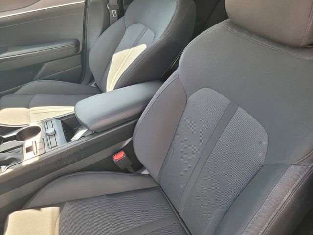 Used 2022 Kia K5 LXS image 11