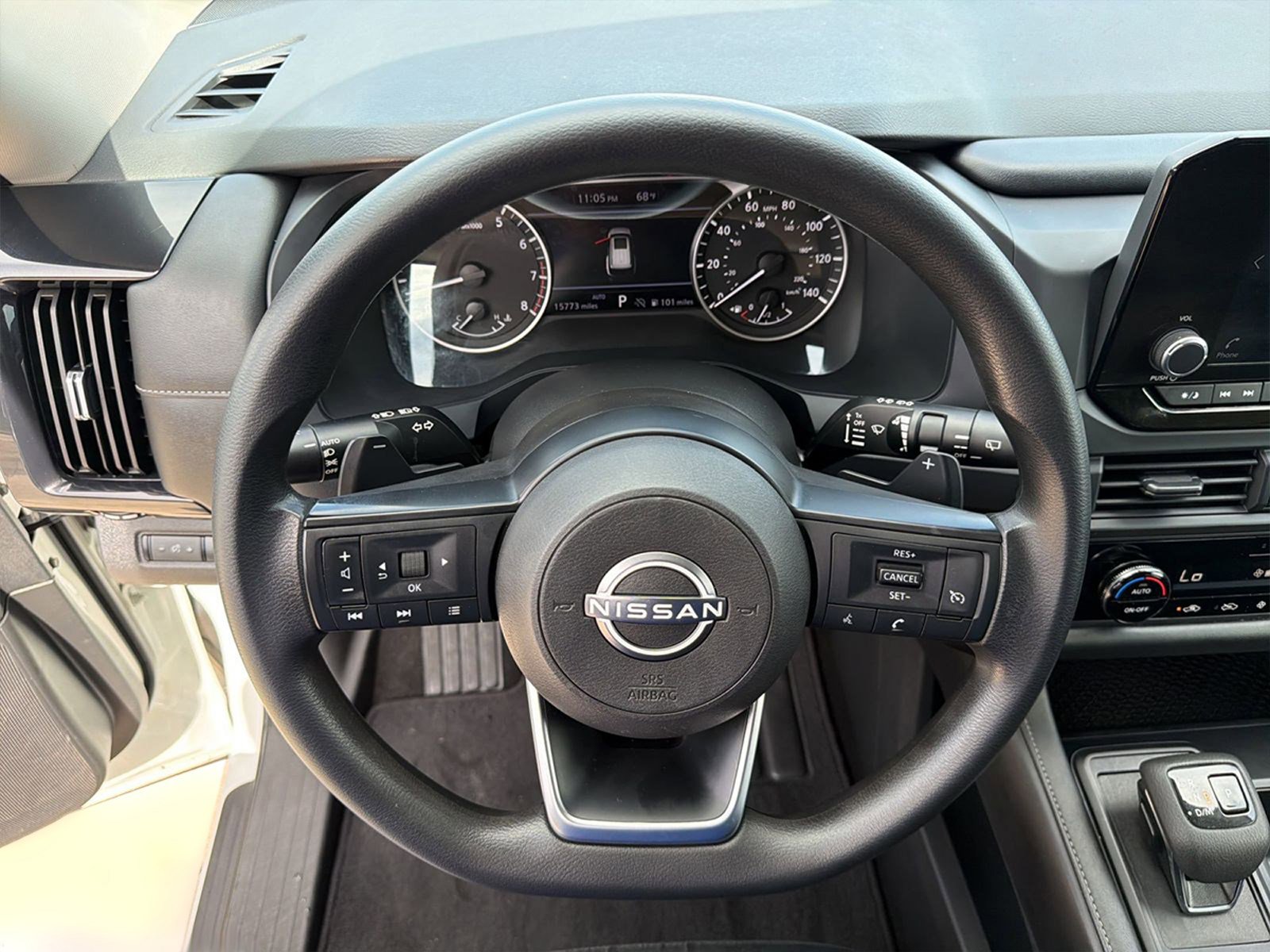 Used 2024 Nissan Pathfinder S image 17