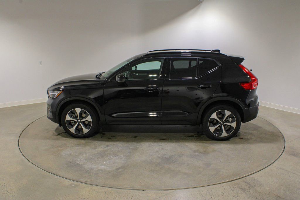 Used 2026 Volvo XC40 B5 Plus w/ Protection Package Premier image 2