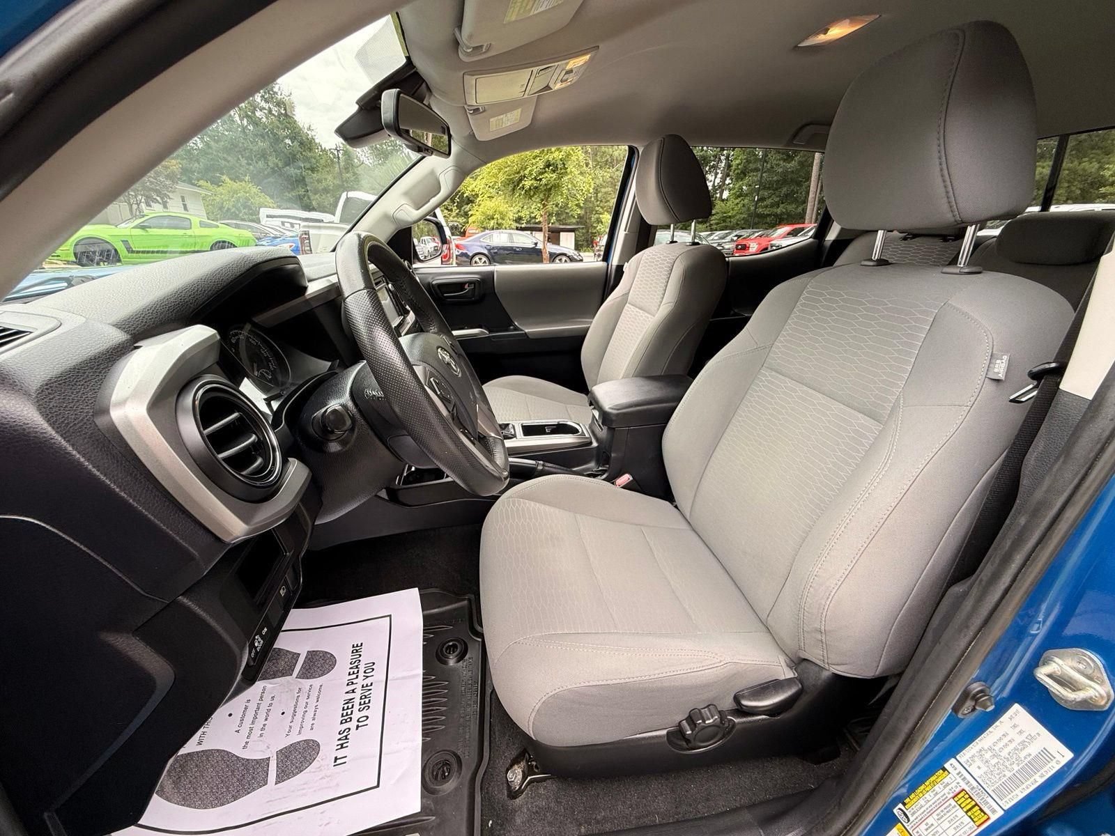 Used 2018 Toyota Tacoma SR5 RWD image 19