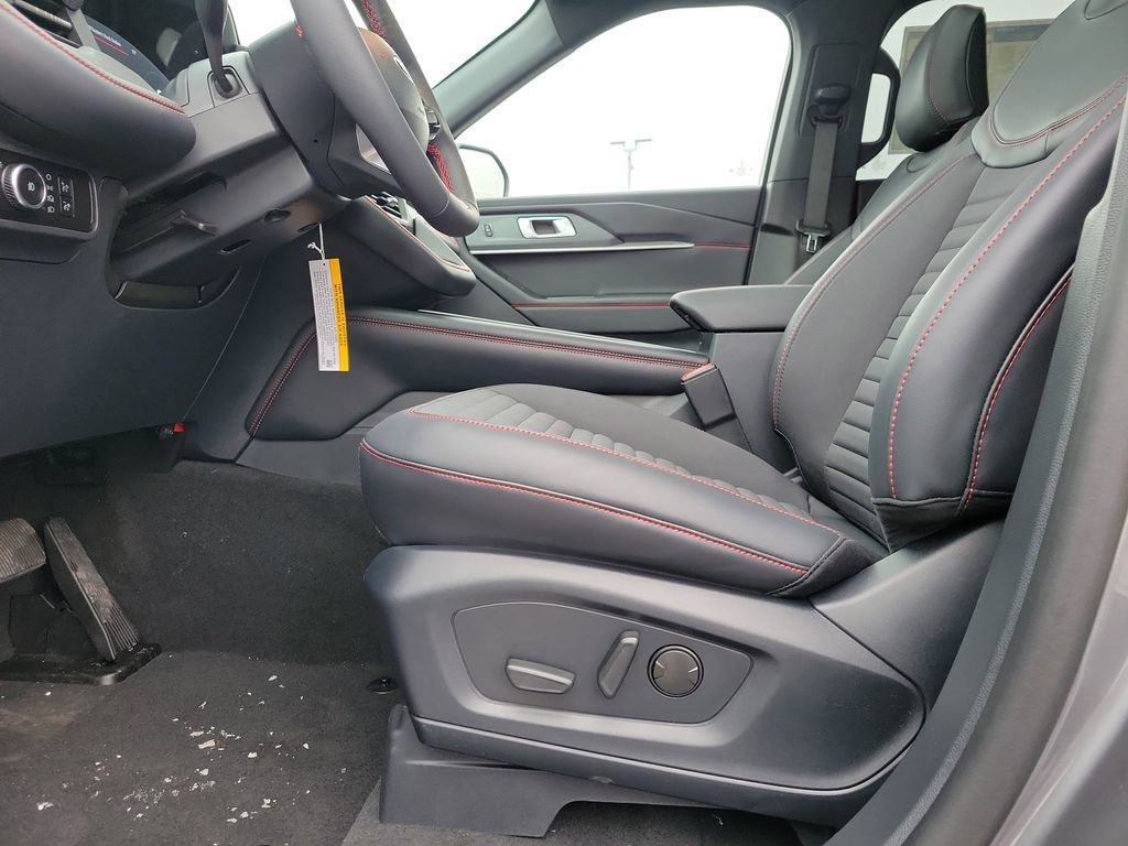 New 2026 Ford Explorer ST-Line w/ ST-Line Street Pack image 17