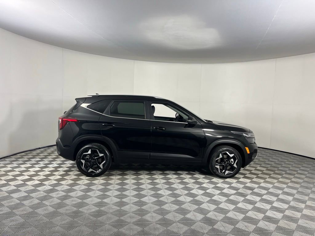 Used 2025 Kia Seltos EX image 7