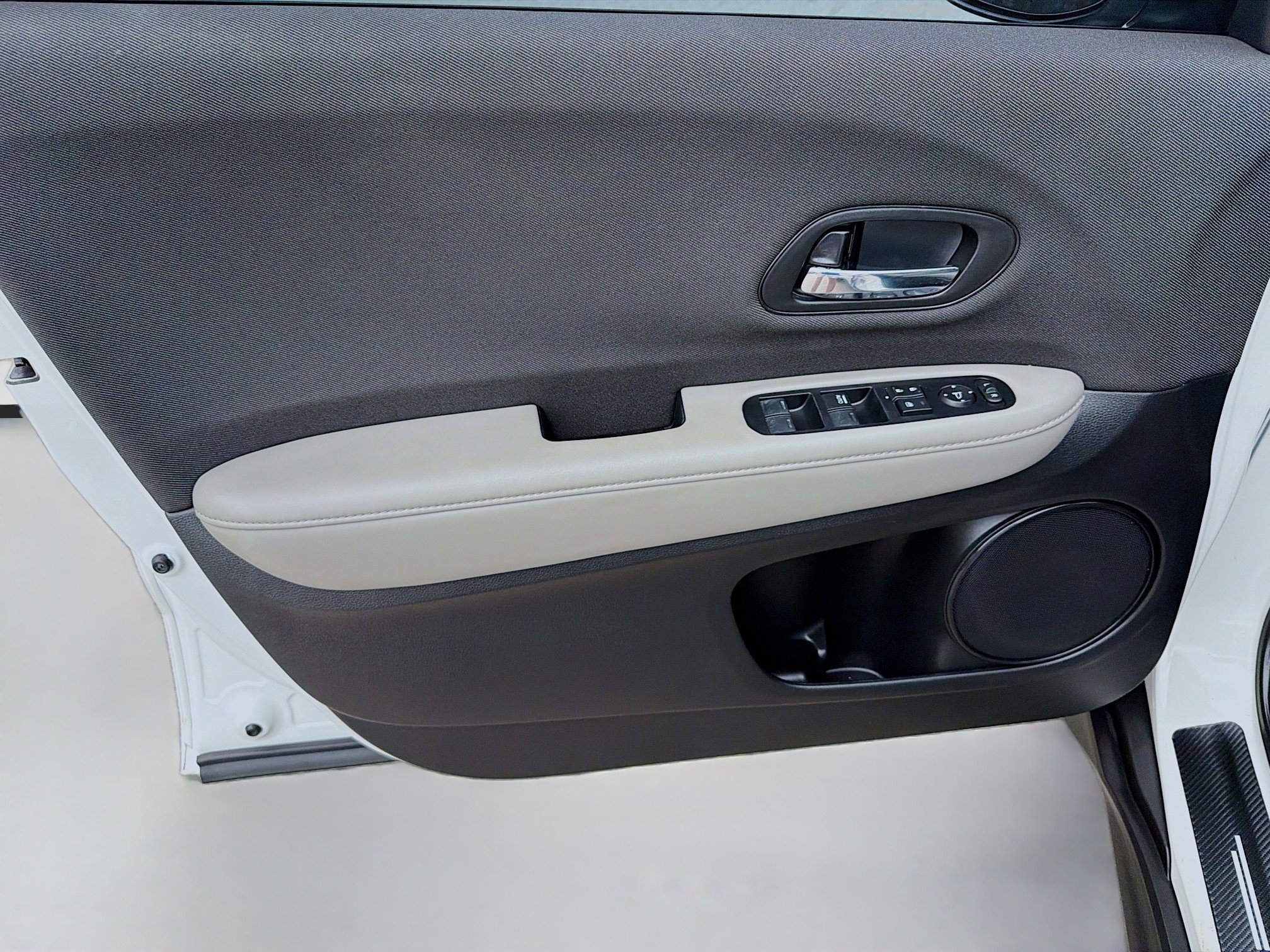 Certified 2019 Honda HR-V LX image 19