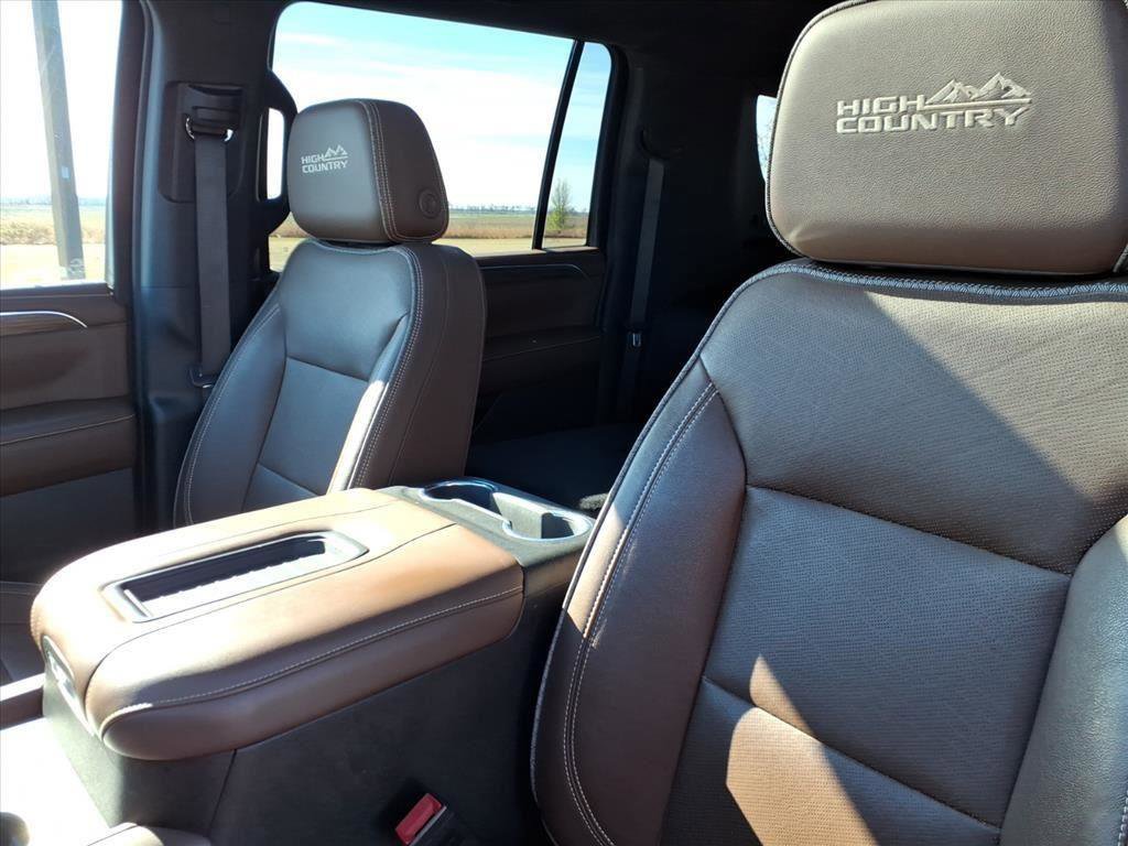 Used 2021 Chevrolet Suburban High Country w/ Premium Package image 44