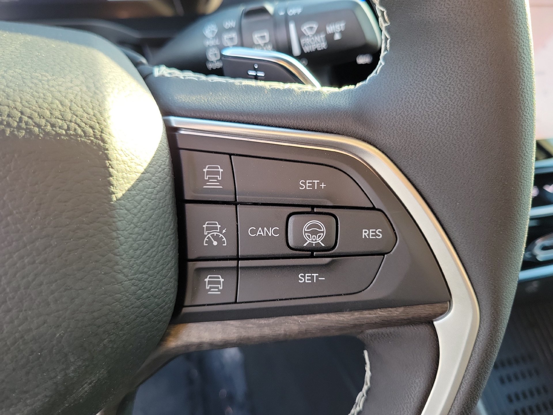 New 2026 Jeep Grand Cherokee Limited AWD/4WD image 6