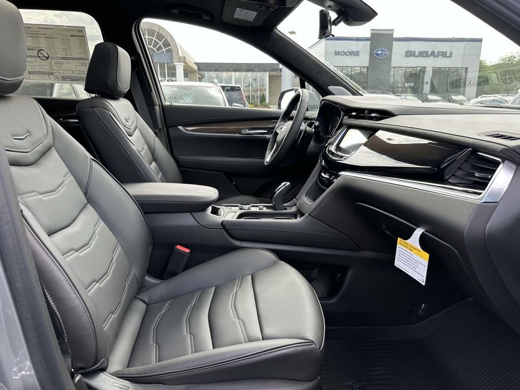 New 2025 Cadillac XT6 Sport w/ Platinum Package AWD/4WD image 10