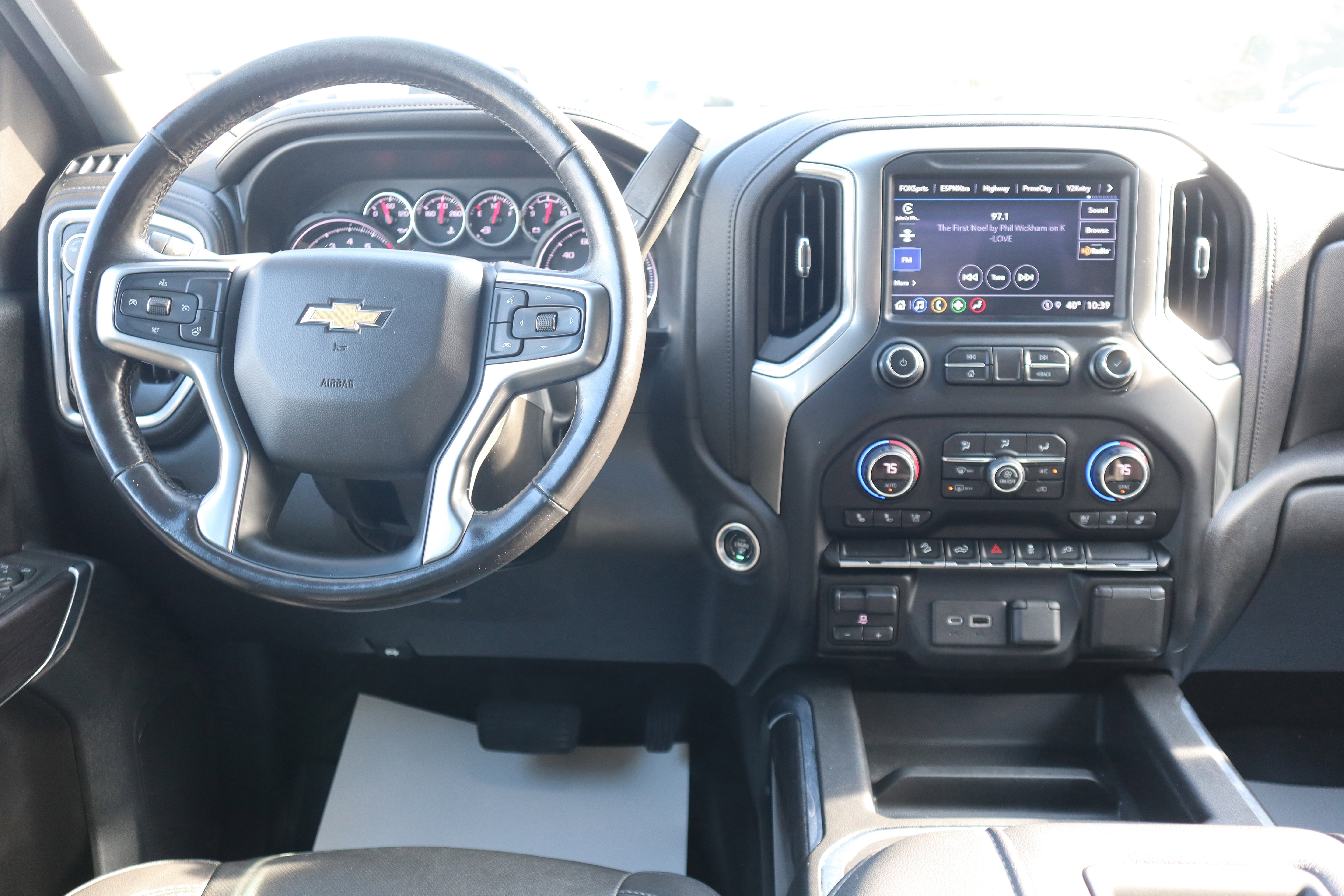 Used 2021 Chevrolet Silverado 2500 LTZ w/ LTZ Convenience Package image 14