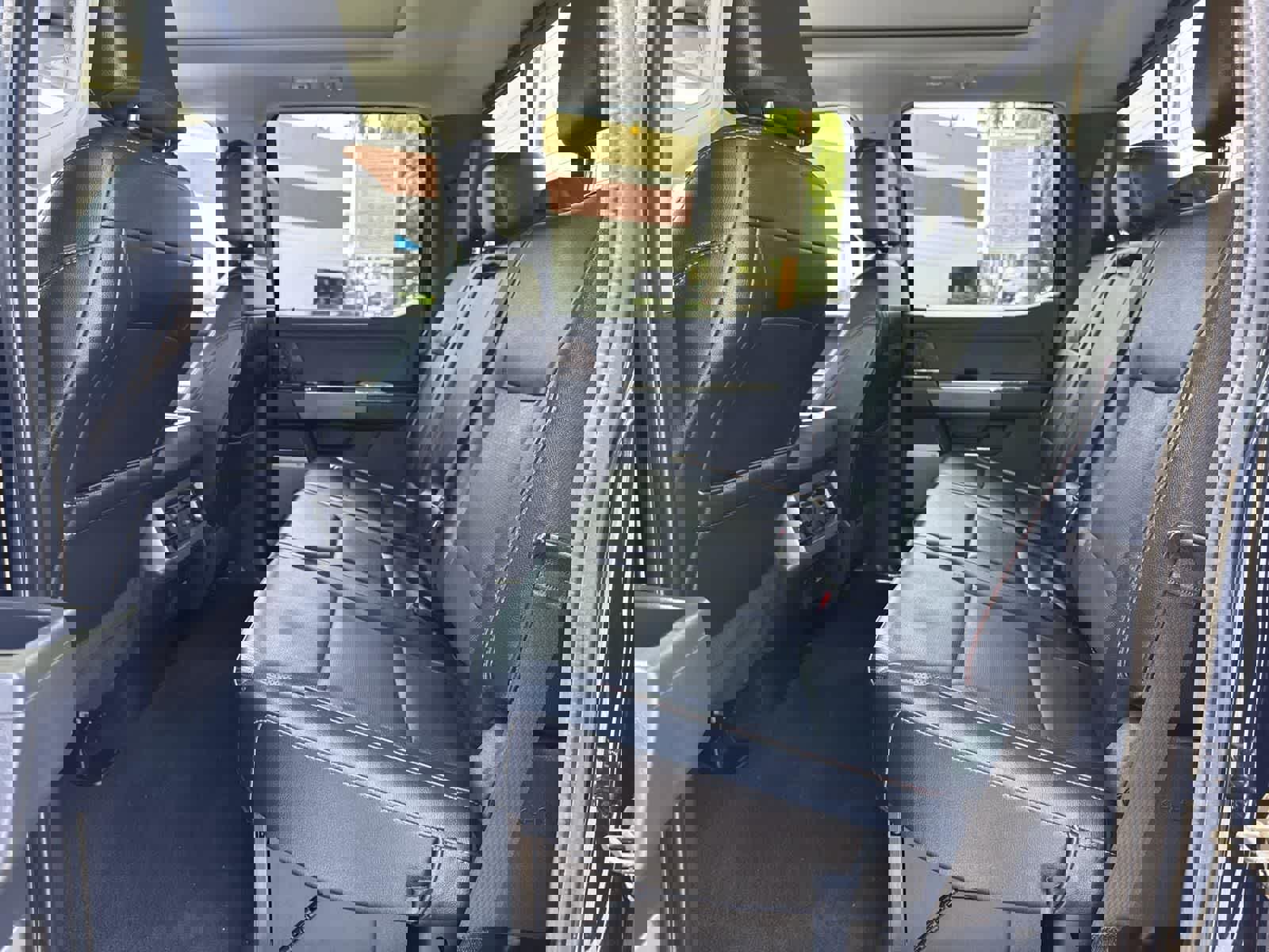 Used 2023 Ford F250 Lariat w/ Lariat Ultimate Package image 28