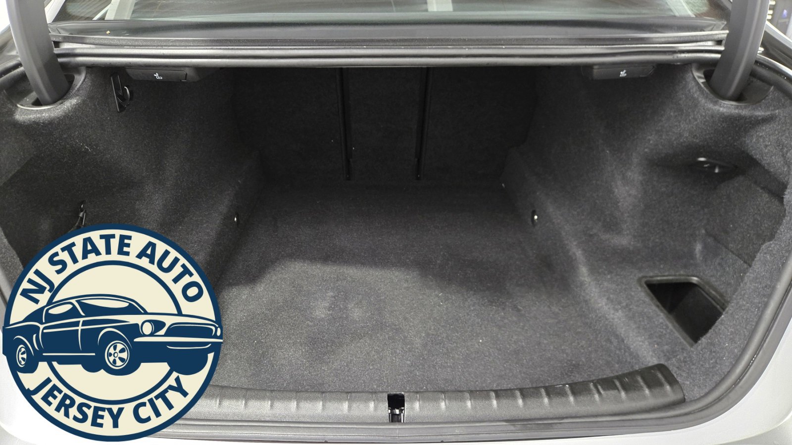 Used 2018 BMW 530i xDrive w/ Premium Package image 31