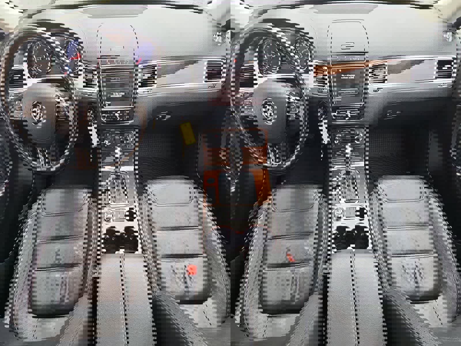 Used 2015 Volkswagen Touareg TDI AWD/4WD image 15