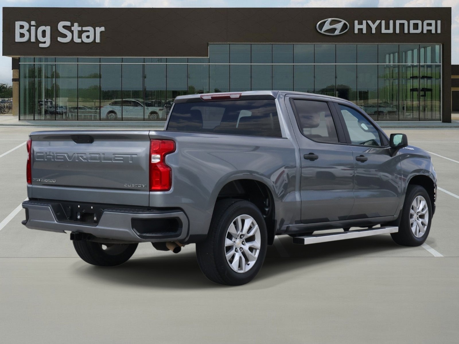 Used 2022 Chevrolet Silverado 1500 Custom image 4