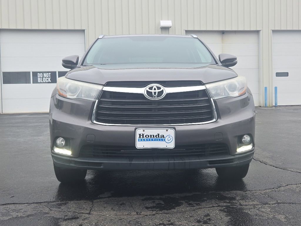 Used 2014 Toyota Highlander Limited AWD/4WD image 2