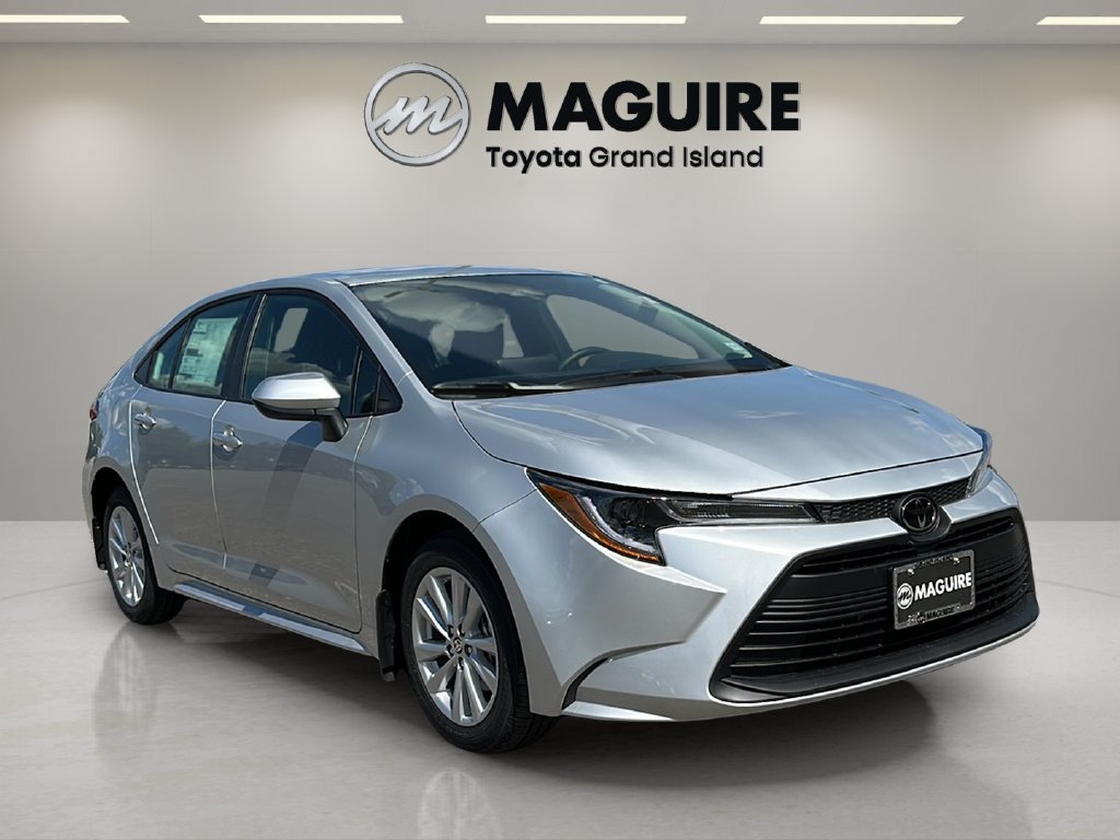 Used 2025 Toyota Corolla LE w/ LE Premium Package FWD image 6