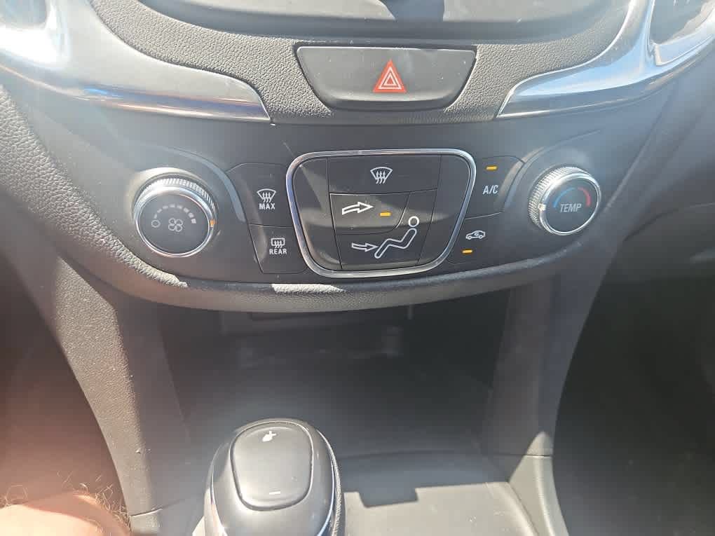 Used 2020 Chevrolet Equinox LT FWD image 17