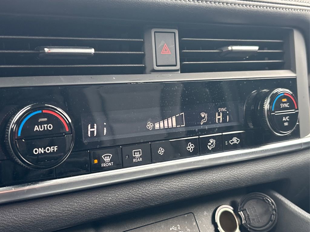 Used 2023 Nissan Rogue SV image 28