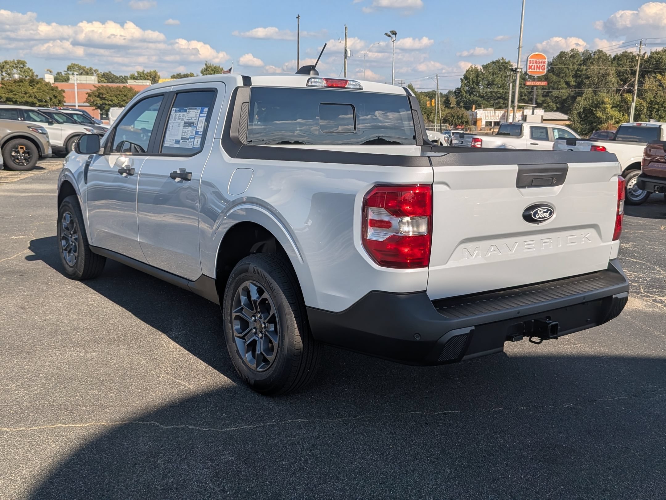 New 2026 Ford Maverick XLT w/ XLT Luxury Package FWD image 6