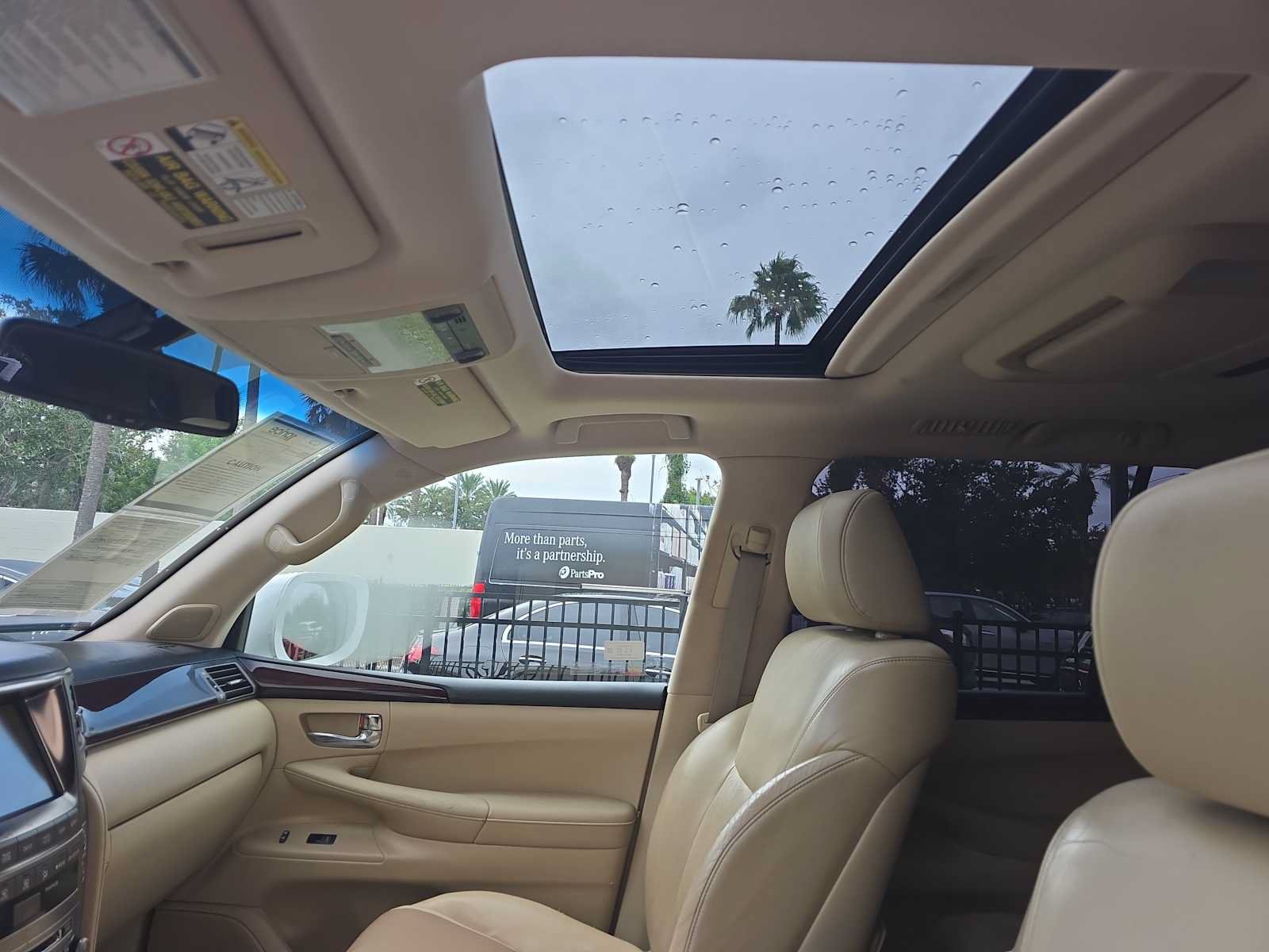 Used 2011 Lexus LX 570 4WD w/ Luxury Pkg image 32