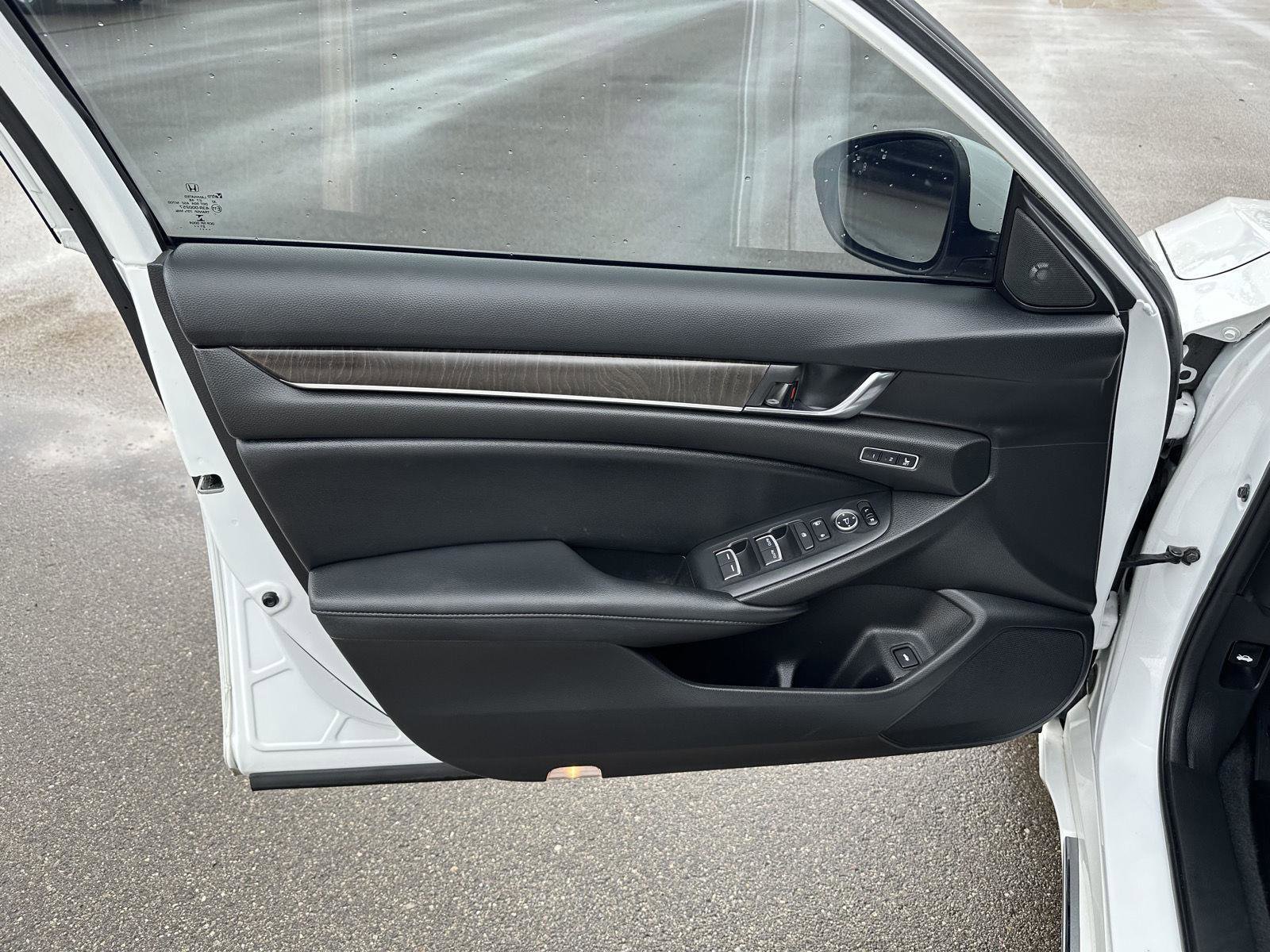Used 2022 Honda Accord Touring image 20
