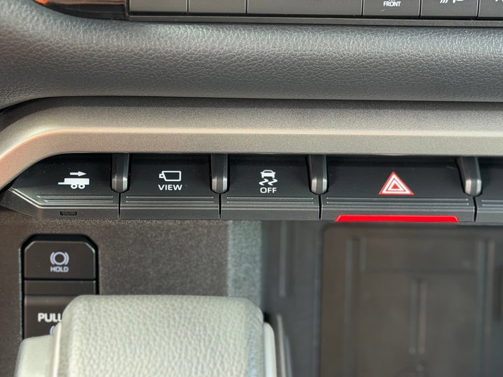 Used 2023 Toyota Tundra Limited AWD/4WD image 17