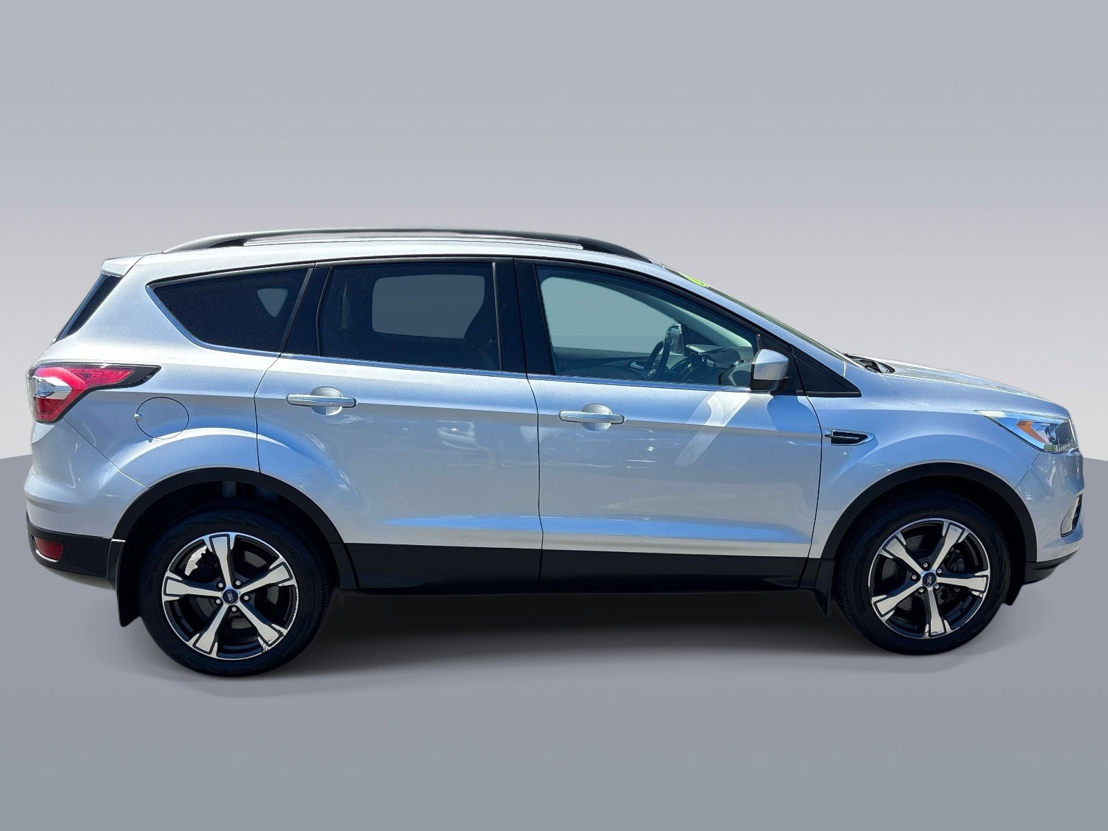 Used 2018 Ford Escape SEL AWD/4WD image 2