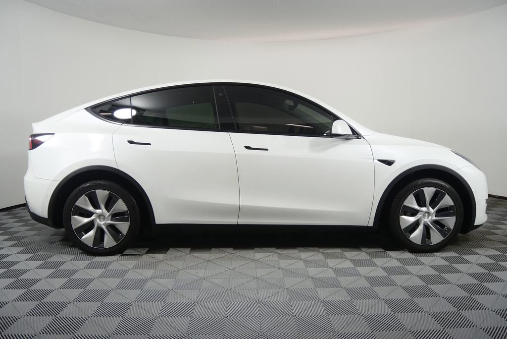 Used 2021 Tesla Model Y Long Range image 2