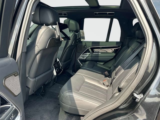 Used 2024 Land Rover Range Rover Autobiography image 17