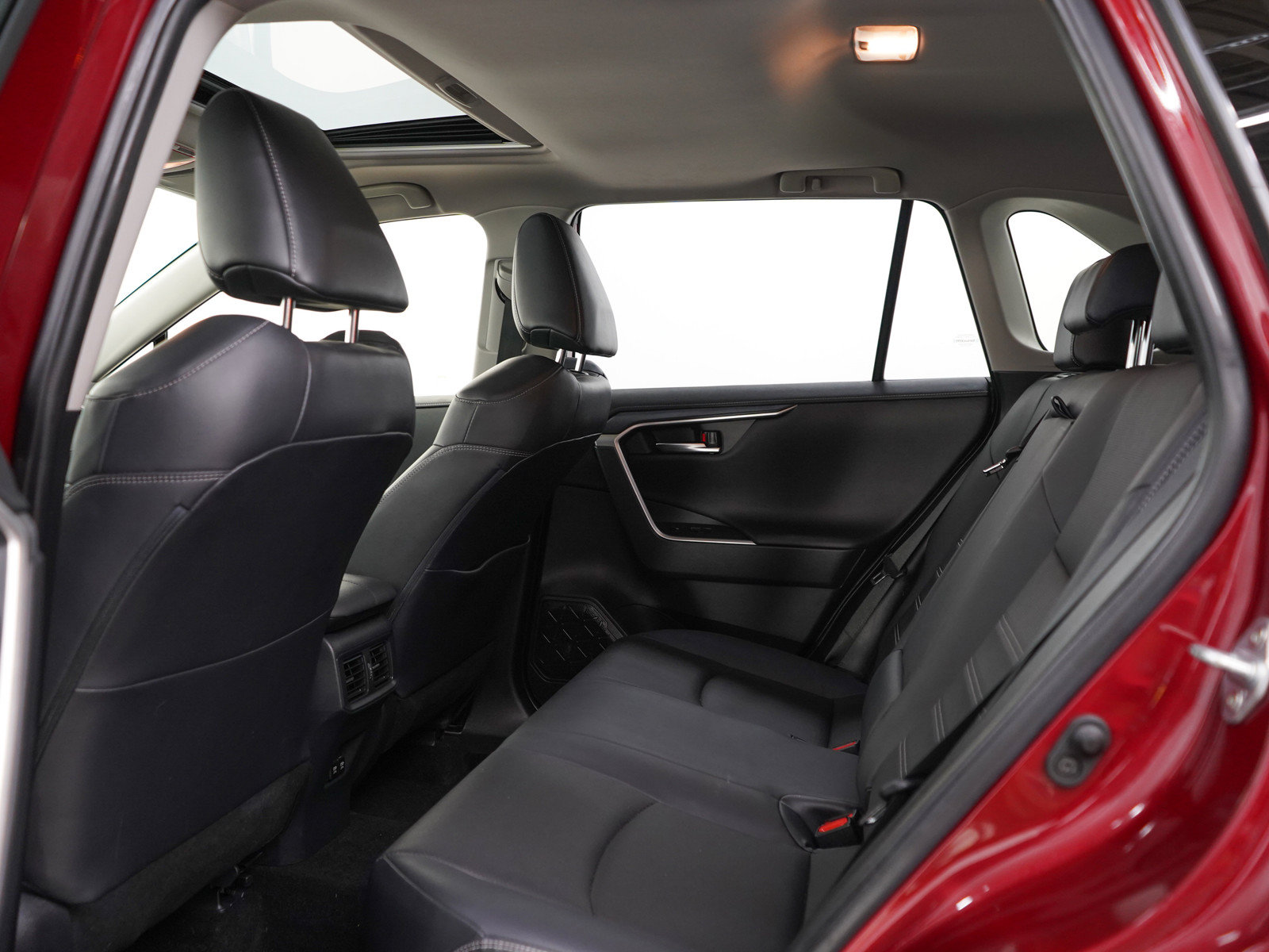 Used 2019 Toyota RAV4 Limited w/ Cold Weather Package AWD/4WD image 18
