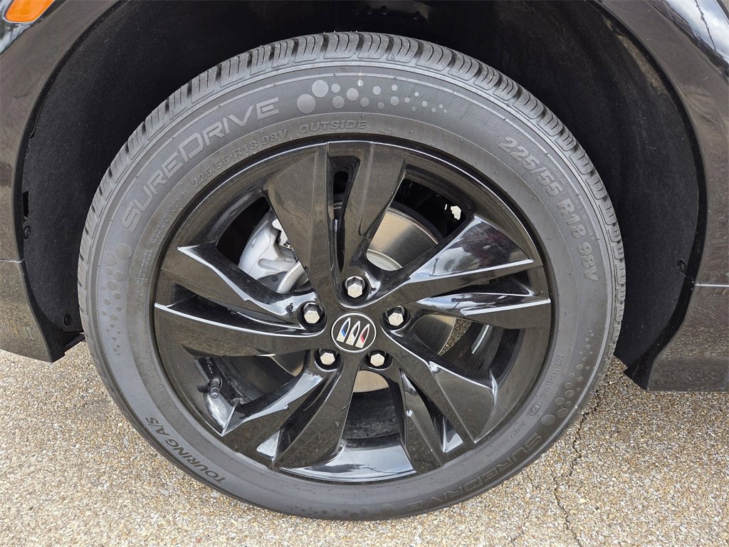 Used 2024 Buick Encore GX Sport Touring image 25