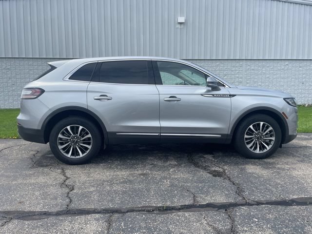 Used 2023 Lincoln Nautilus Reserve AWD/4WD image 17