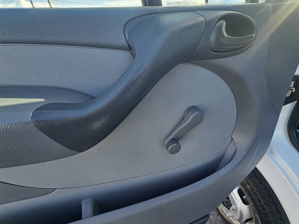 Used 2005 Dodge Sprinter 3500 w/ Cargo Group I RWD image 12