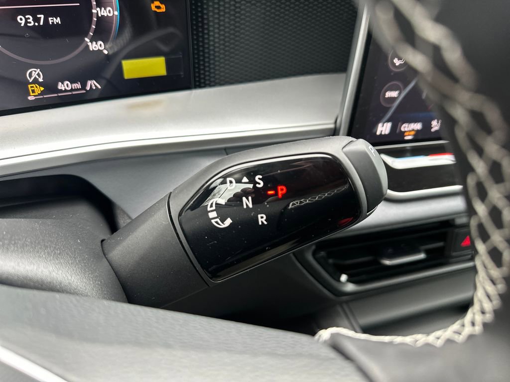 New 2026 Volkswagen Tiguan SE image 11