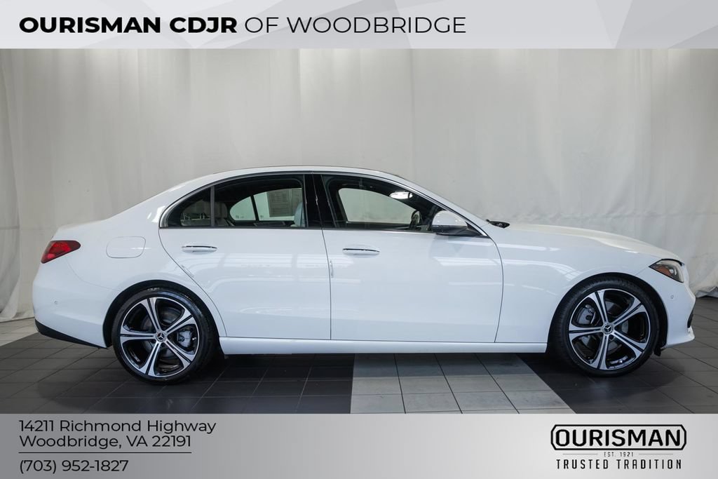 Used 2025 Mercedes-Benz C 300 4MATIC Sedan image 3