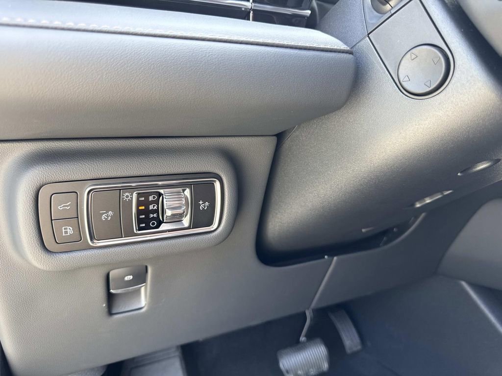 New 2026 Lincoln Nautilus Premier w/ Equipment Group 102A image 32