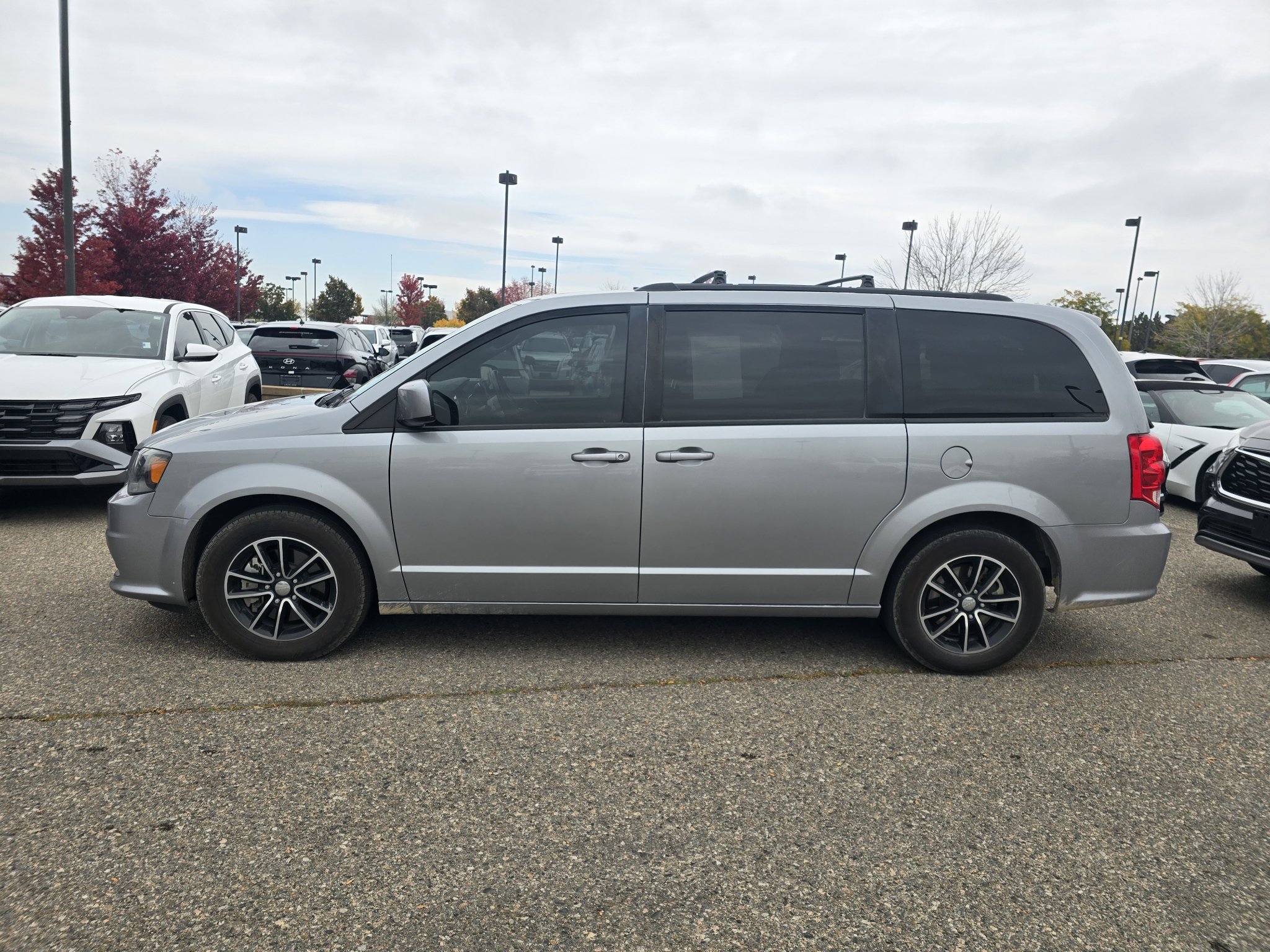 Used 2018 Dodge Grand Caravan SE FWD image 13
