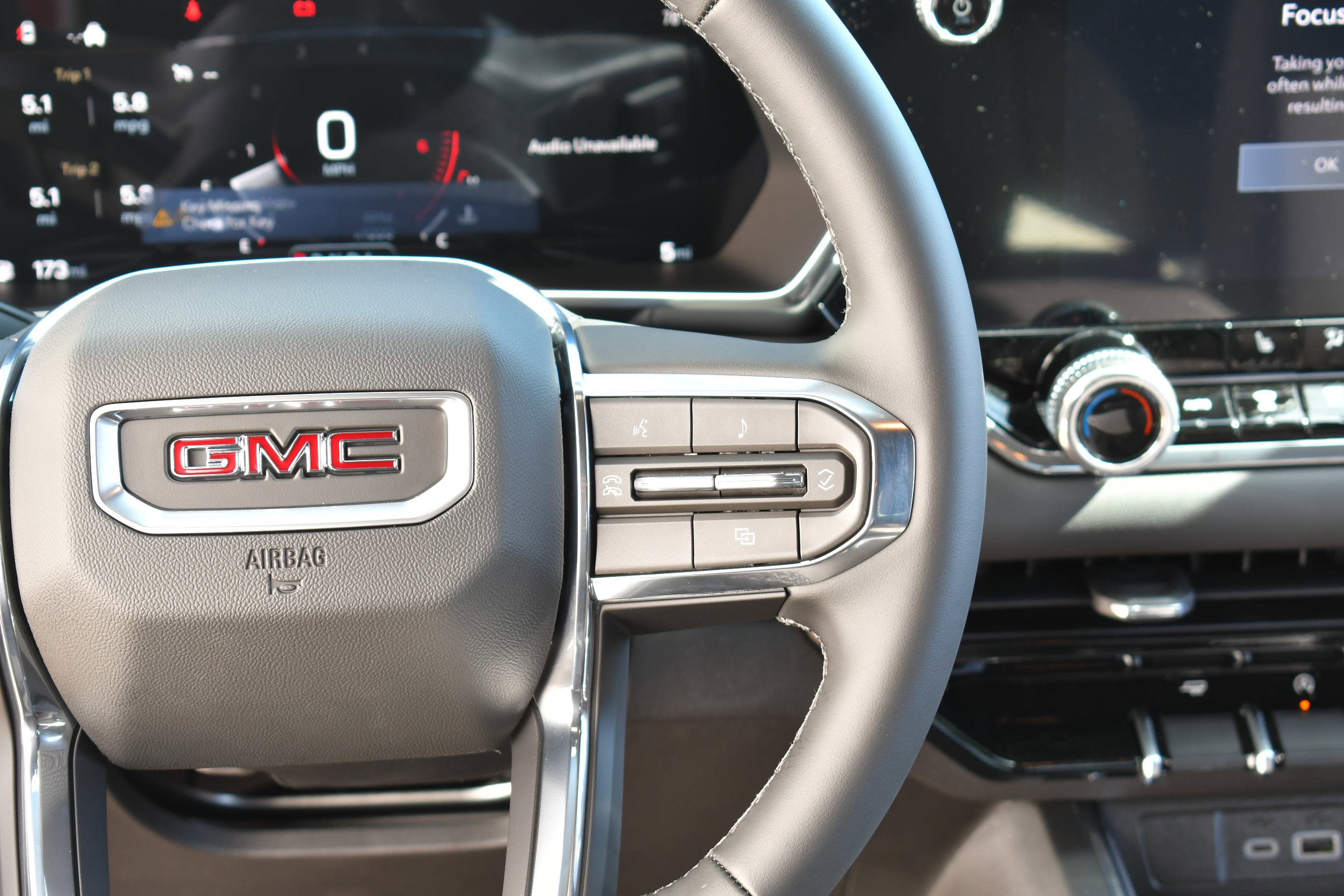 New 2026 GMC Canyon Elevation w/ Convenience Package image 16