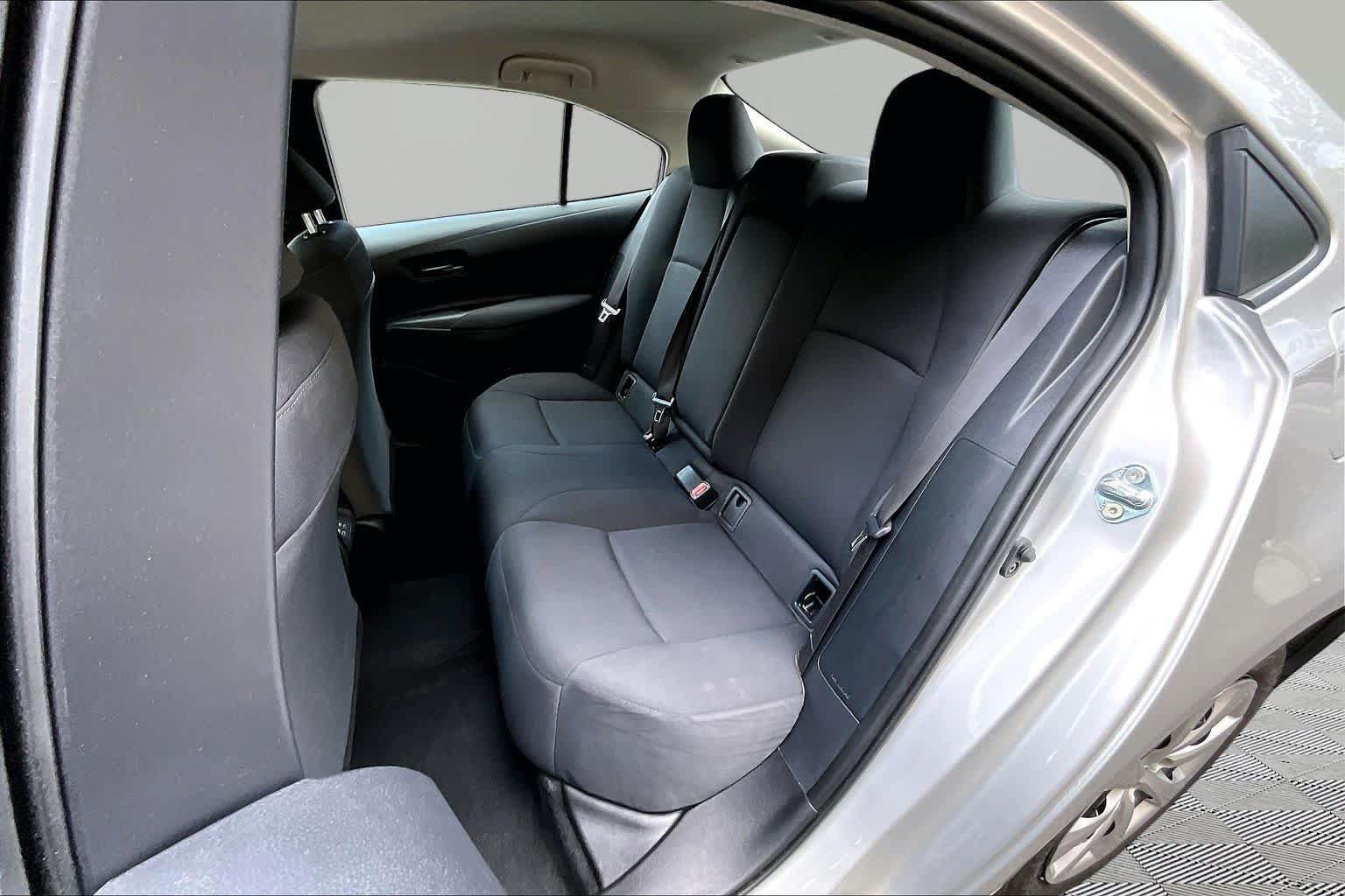 Certified 2025 Toyota Corolla LE FWD image 21