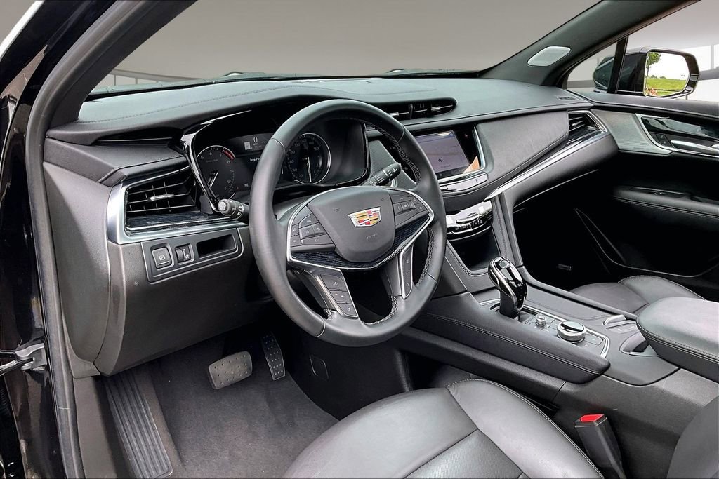Certified 2025 Cadillac XT5 Premium Luxury FWD image 13
