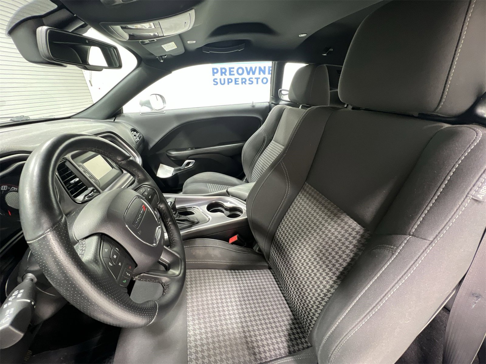 Used 2017 Dodge Challenger SXT w/ Blacktop Package image 11