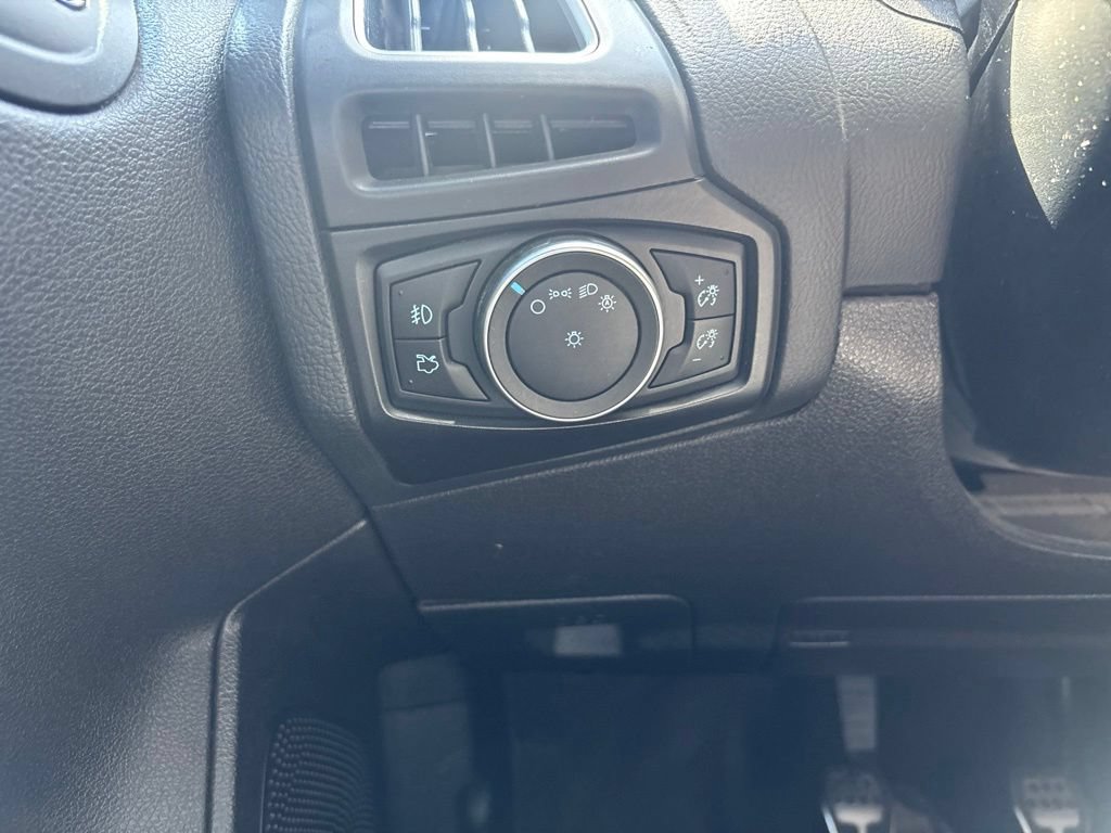 Used 2018 Ford Focus ST FWD image 14